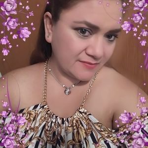 Meet your Posher, Marissa